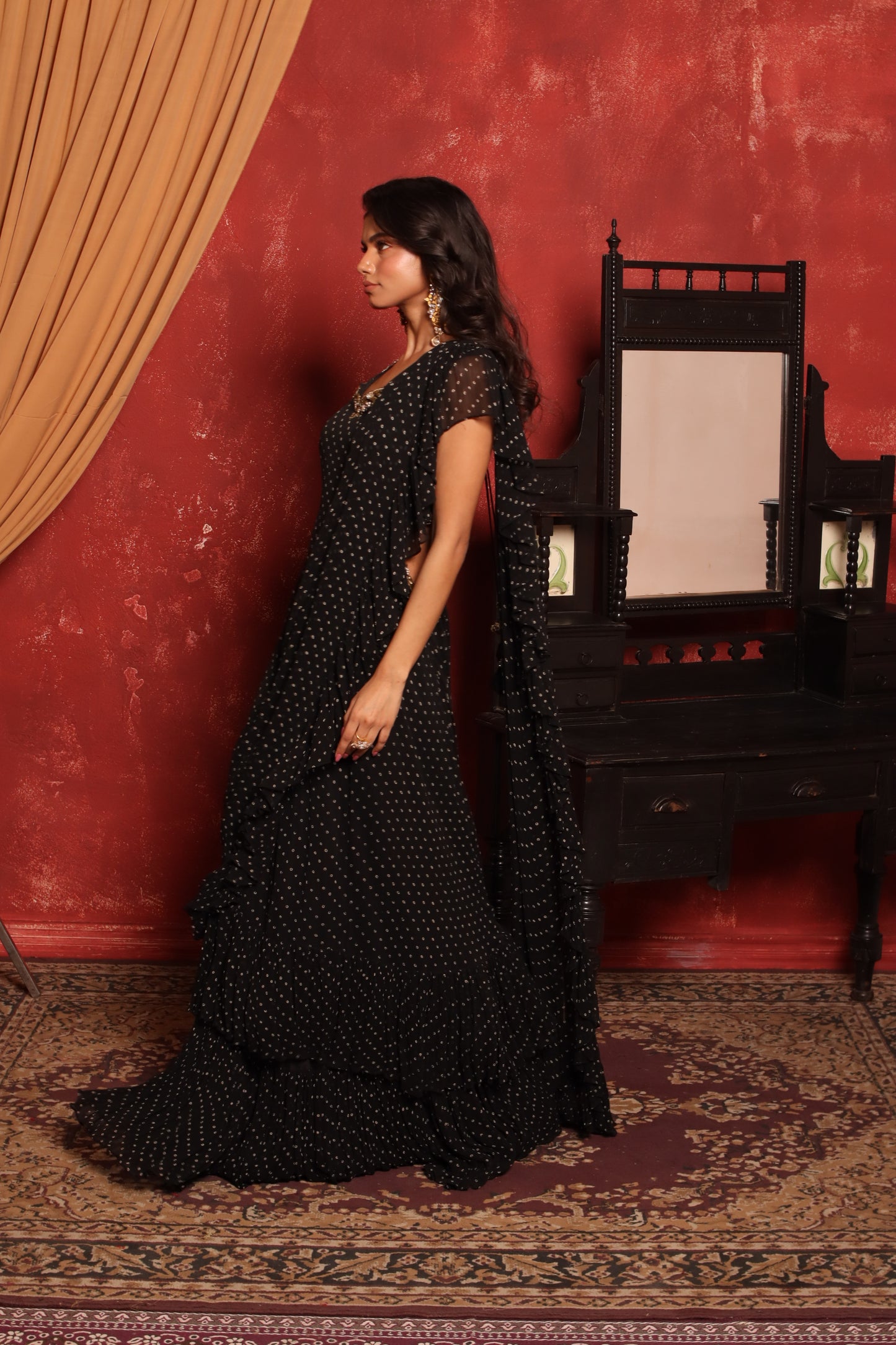 SIDE CUT RUFFLE