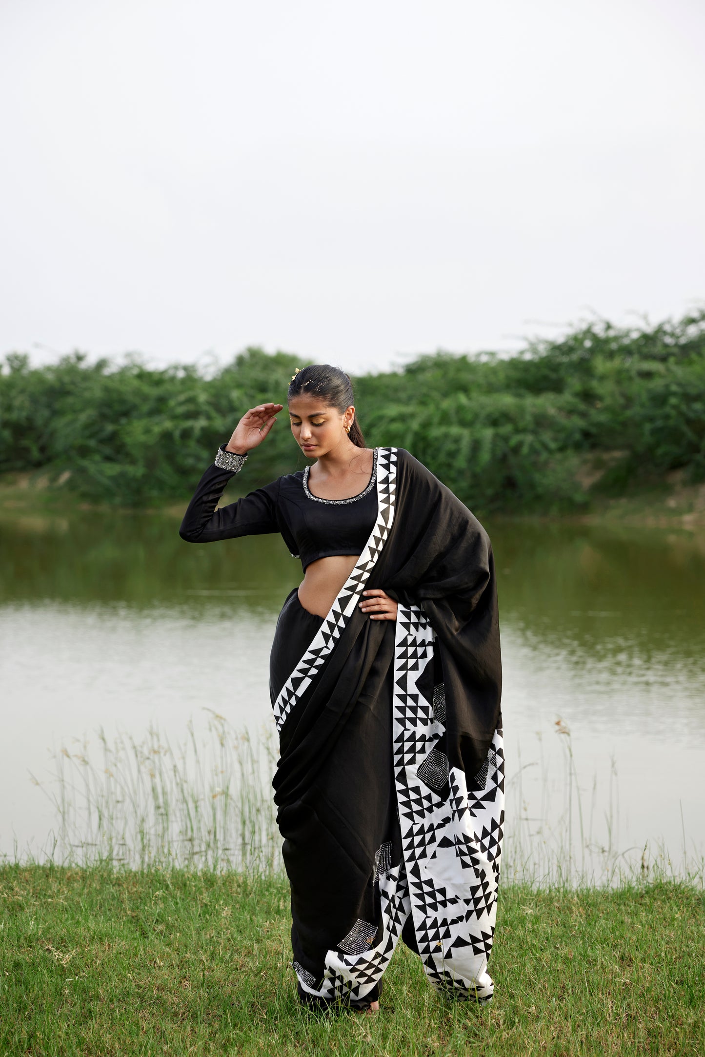 BLACK SAREE
