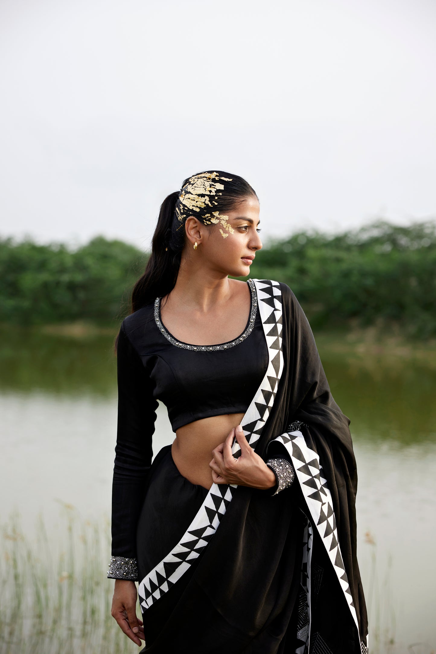 BLACK SAREE