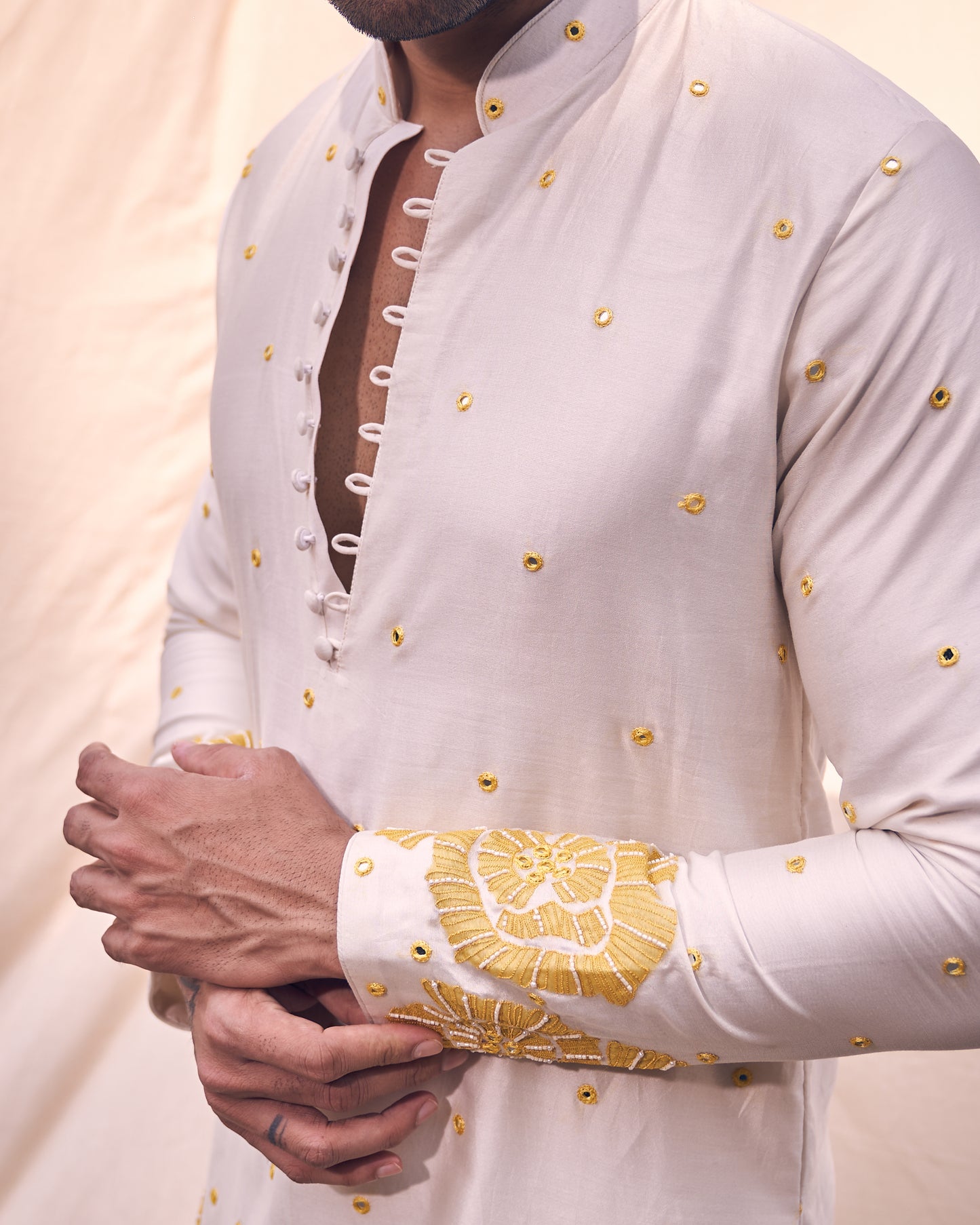 IVORY KURTA SET WITH YELLOW APPLIQUE FLORAL EMBROIDERY