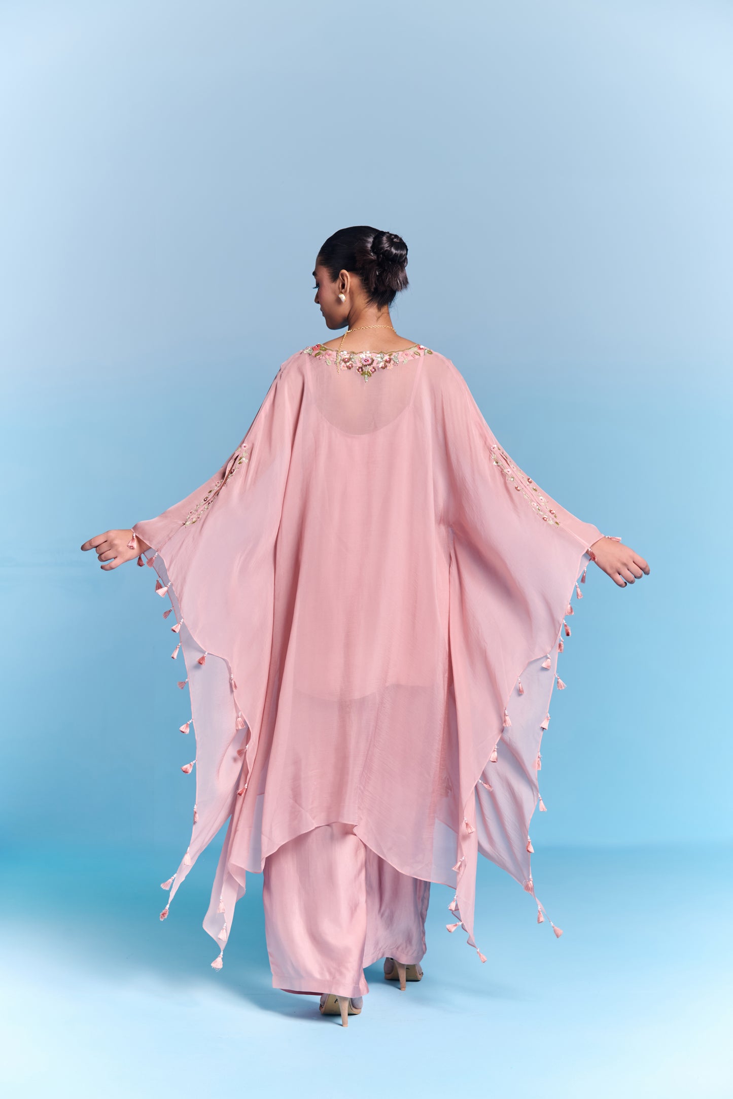 LEISA KAFTAN