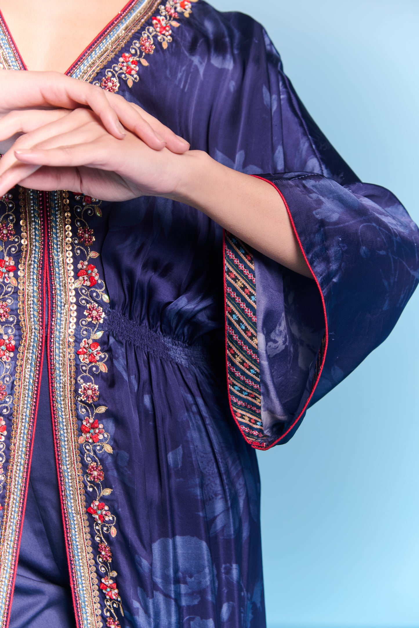 LARA KAFTAN
