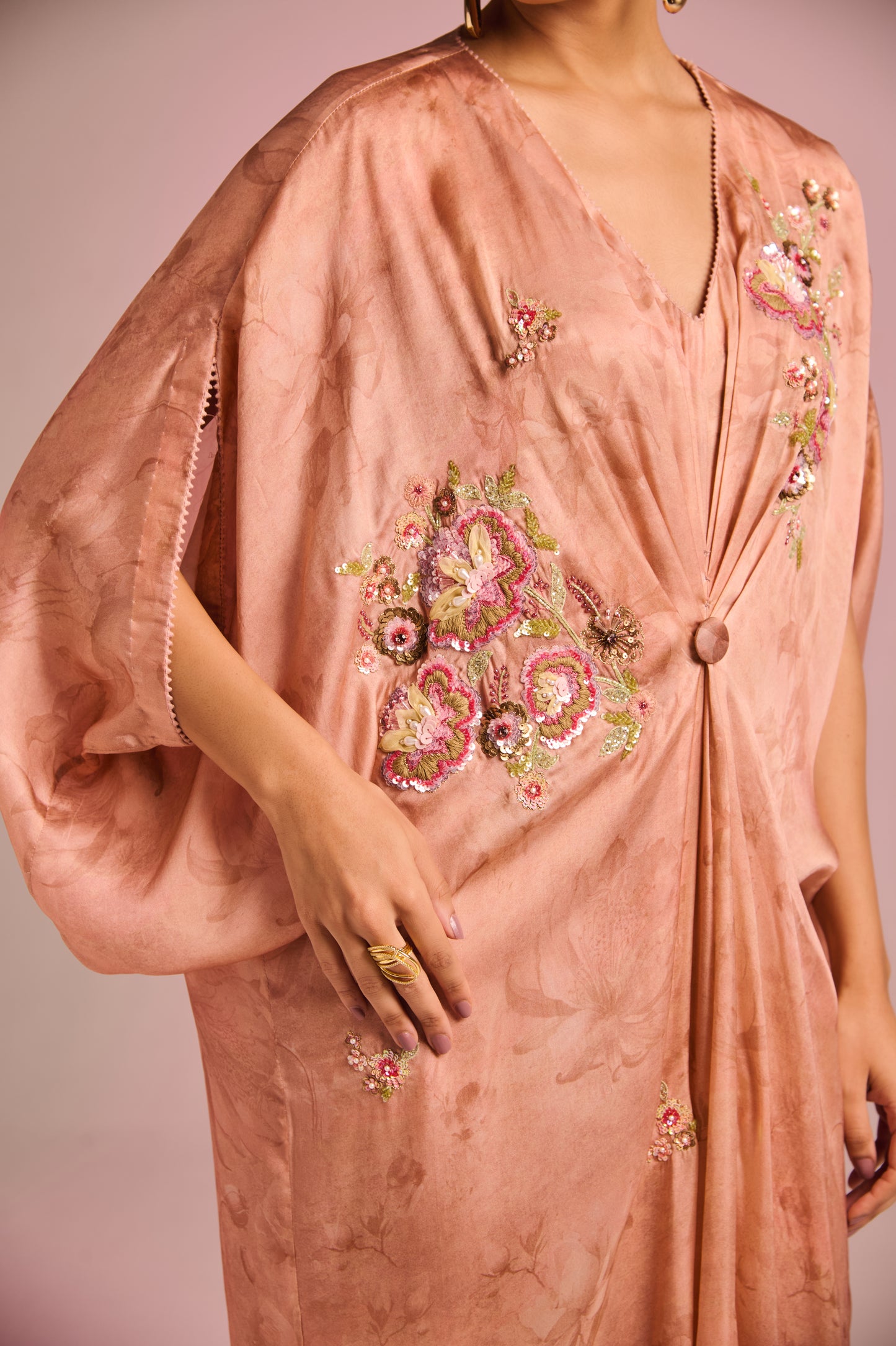 BELLA KAFTAN