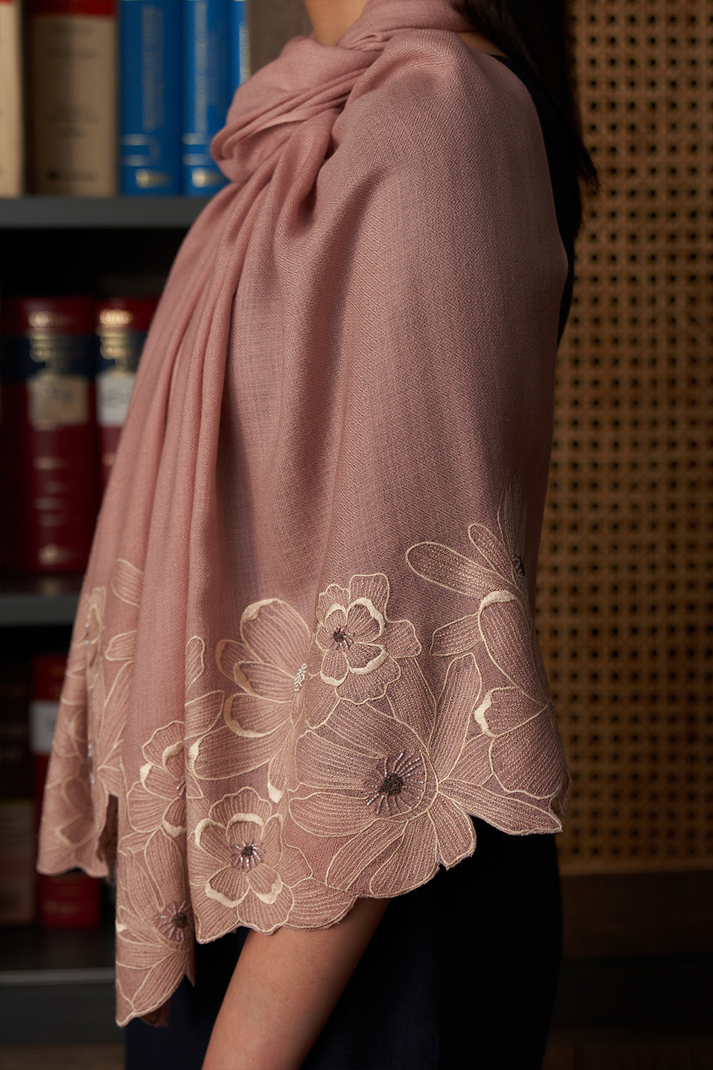 MAGNOLIA BLOOM EMBROIDERED STOLE