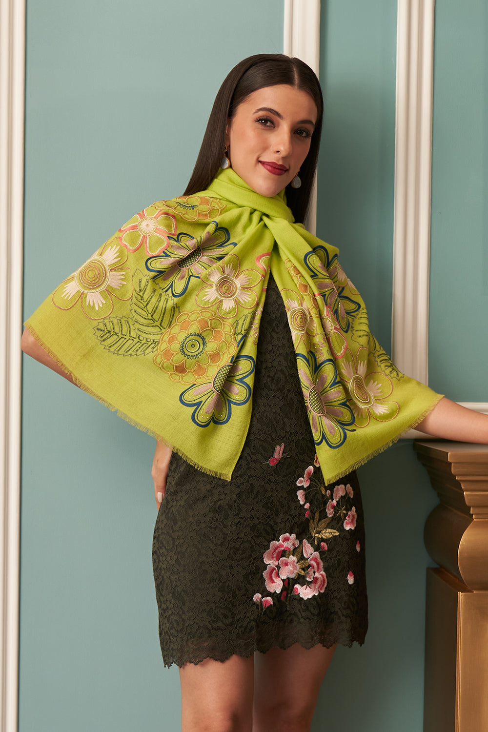 FLORAL BLISS EMBROIDERED STOLE