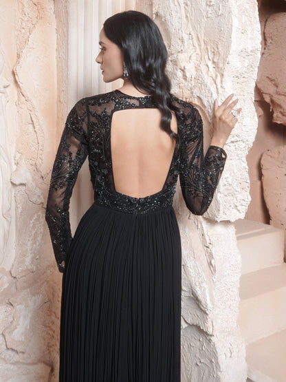 BLACK GOWN