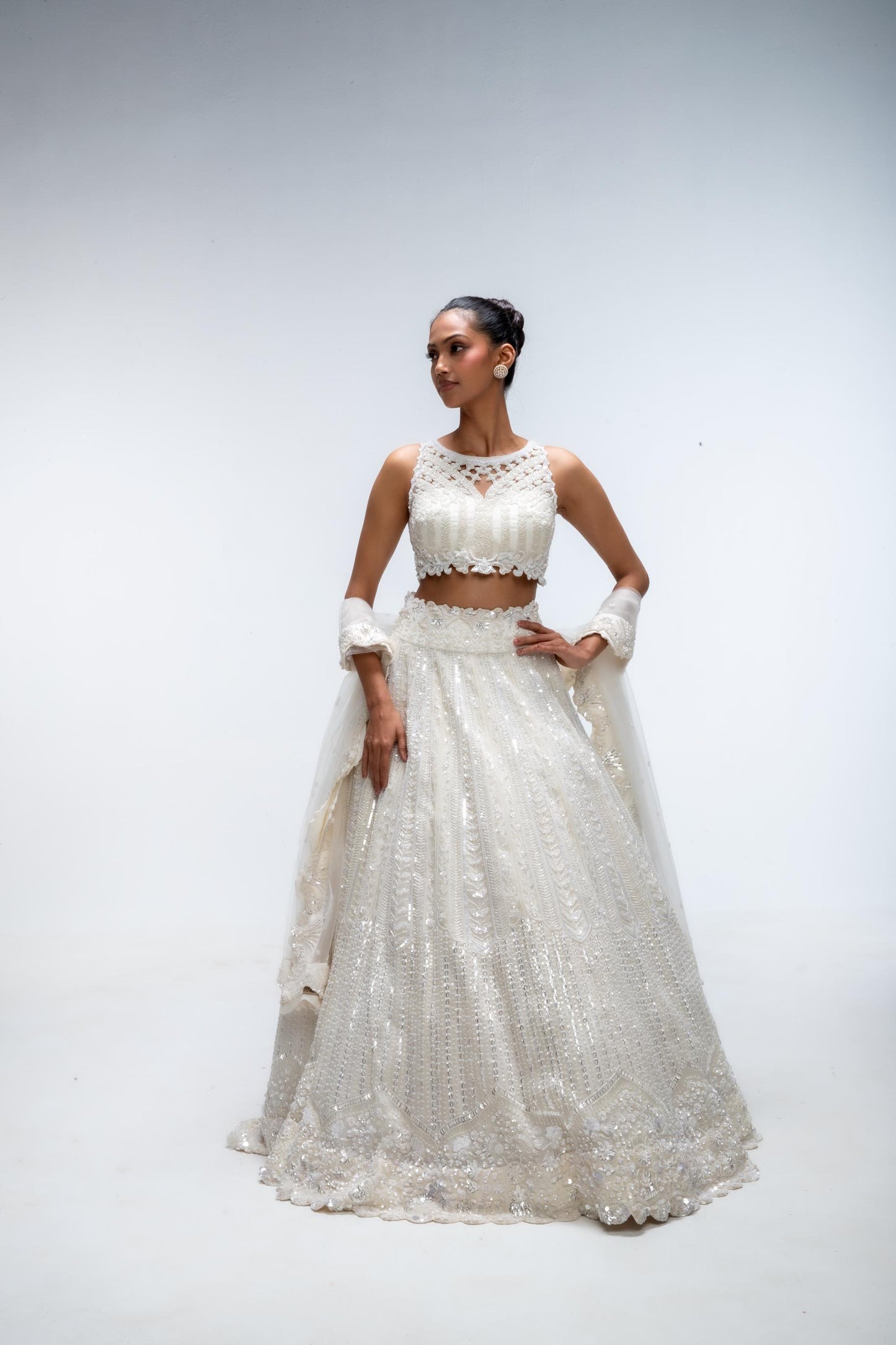 IVORY ILLUME  CASCADE LEHANGA