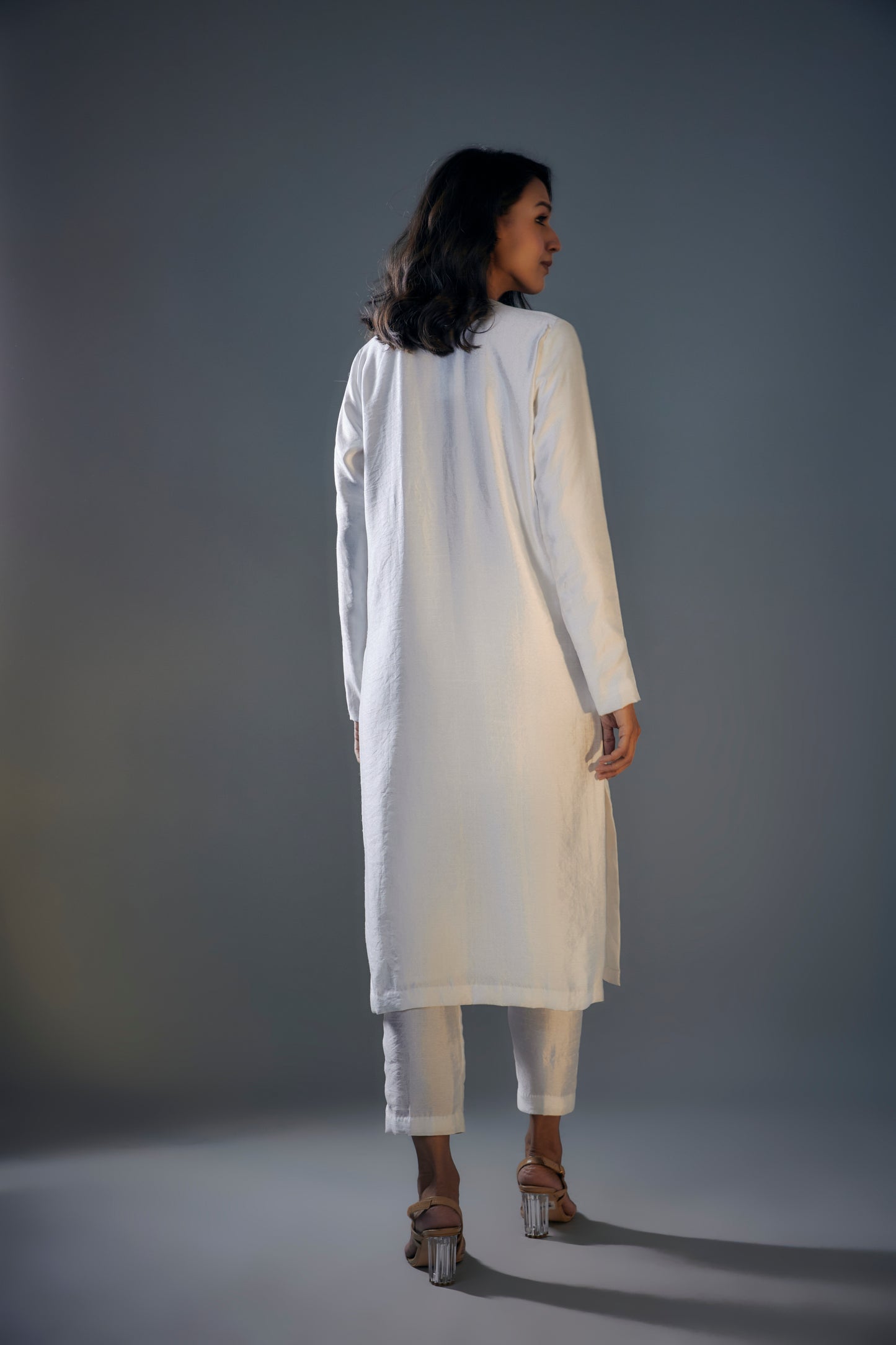 WHITE EMBROIDERED KURTA SET