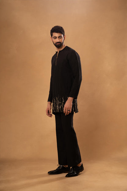 BLACK EMBROIDERED KURTA PANT SET (SET OF 2)