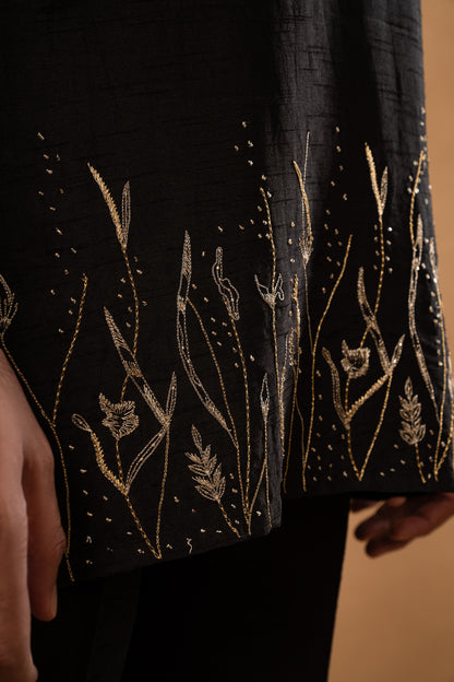 BLACK EMBROIDERED KURTA PANT SET (SET OF 2)