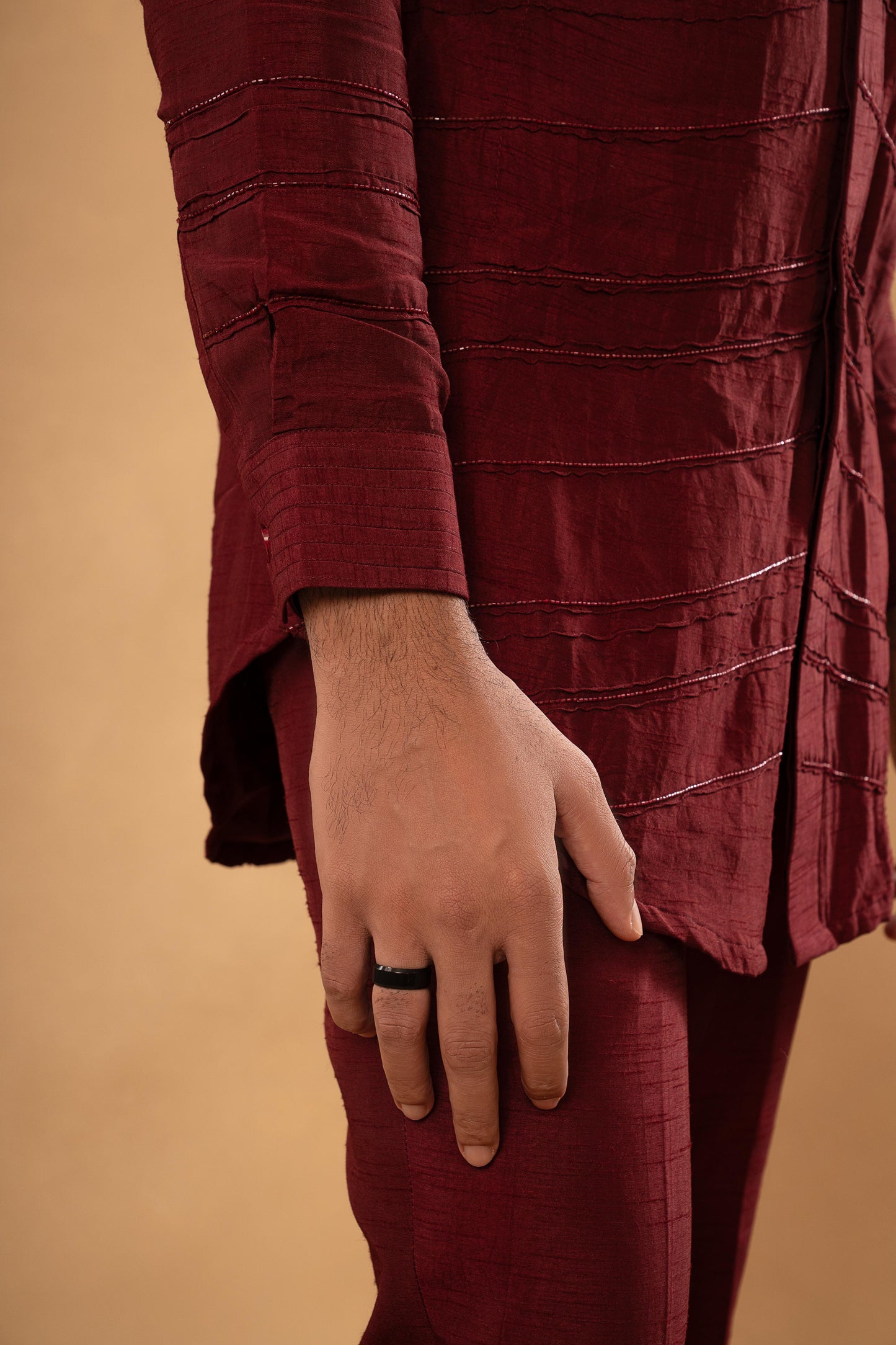 MAROON TEXTURED WOVEN KURTA PANT SET (SET OF 2)