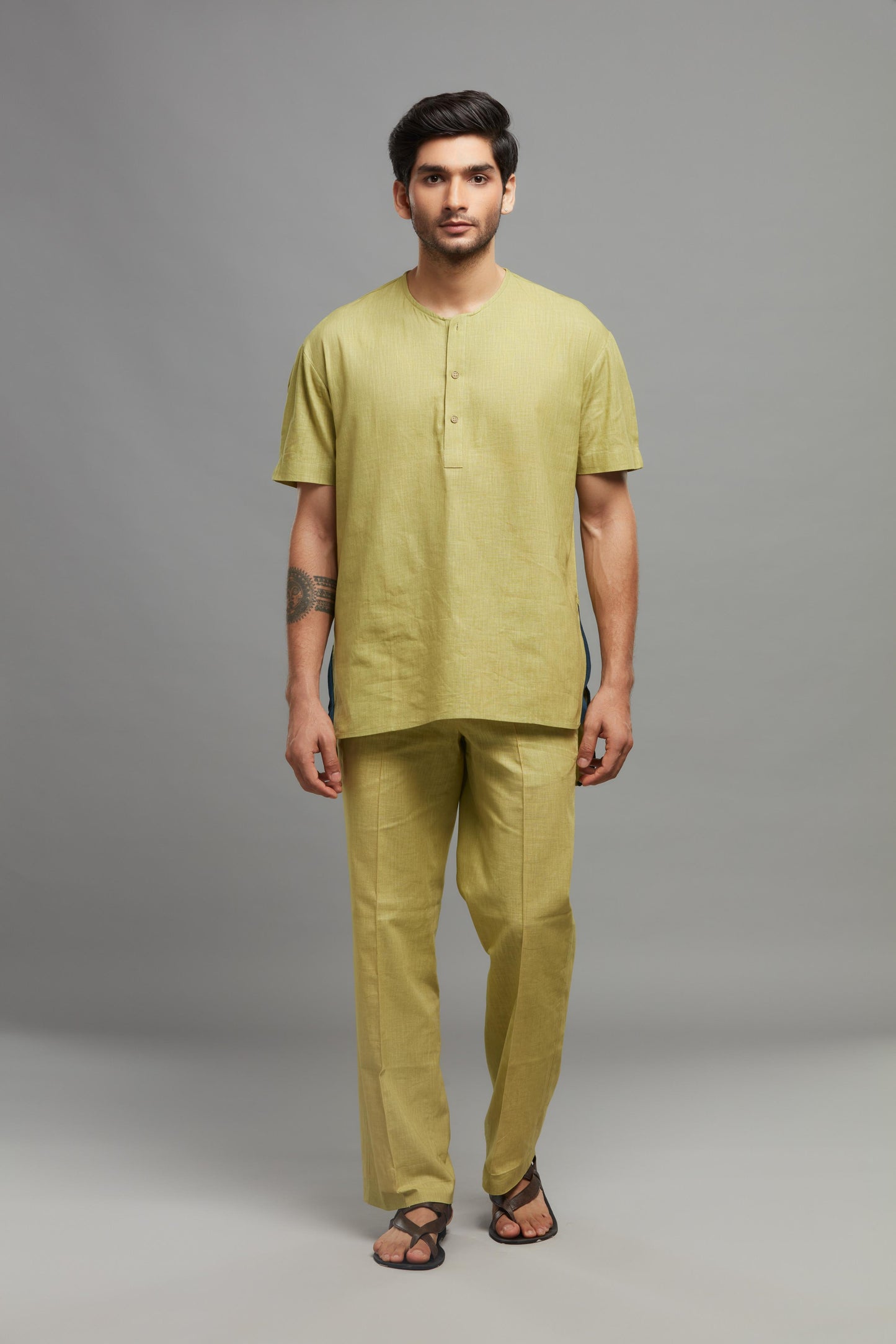 GREEN LINEN  KURTA PANT SET (SET OF 2)