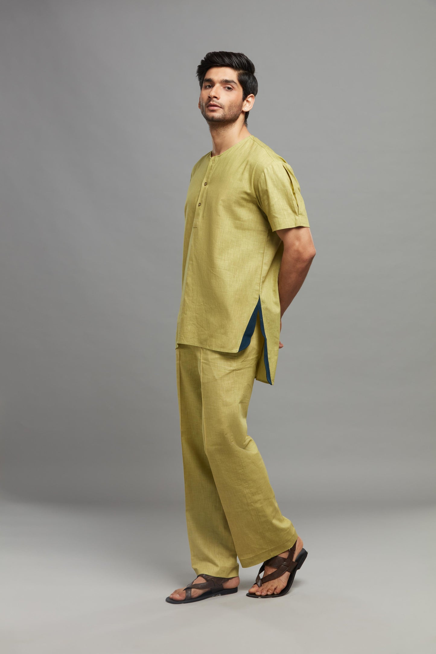 GREEN LINEN  KURTA PANT SET (SET OF 2)