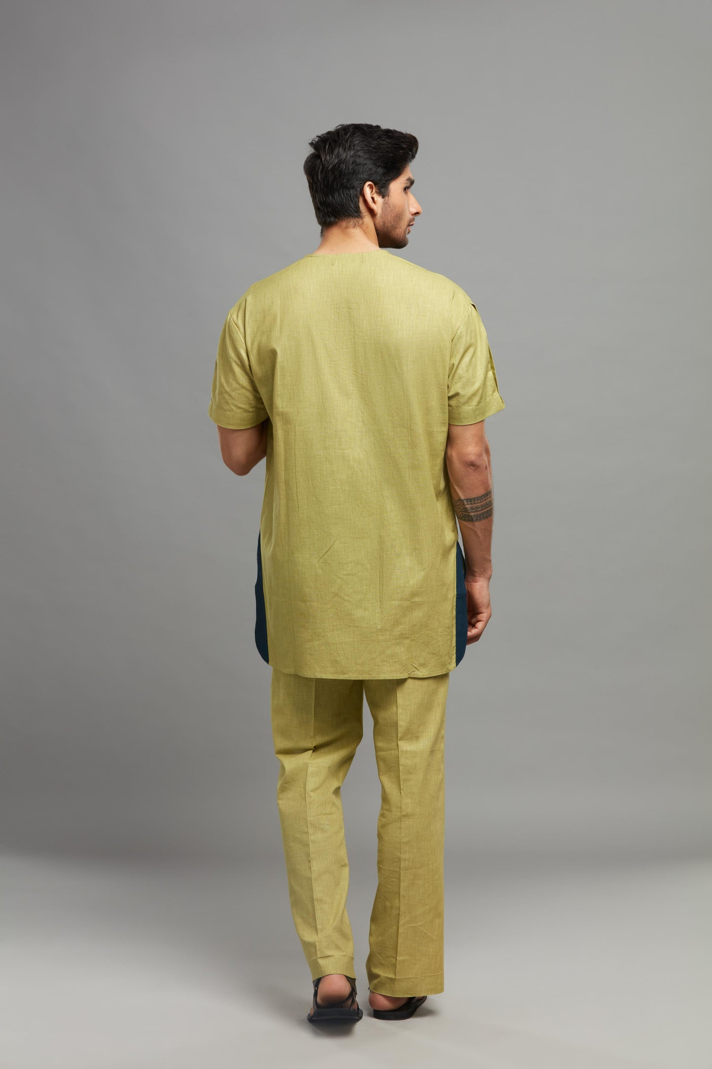 GREEN LINEN  KURTA PANT SET (SET OF 2)