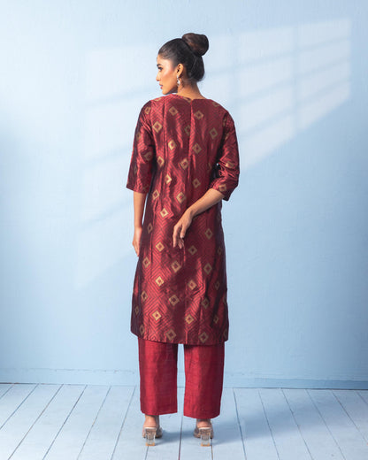 RED KURTA SET