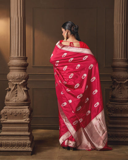 RED SAREE