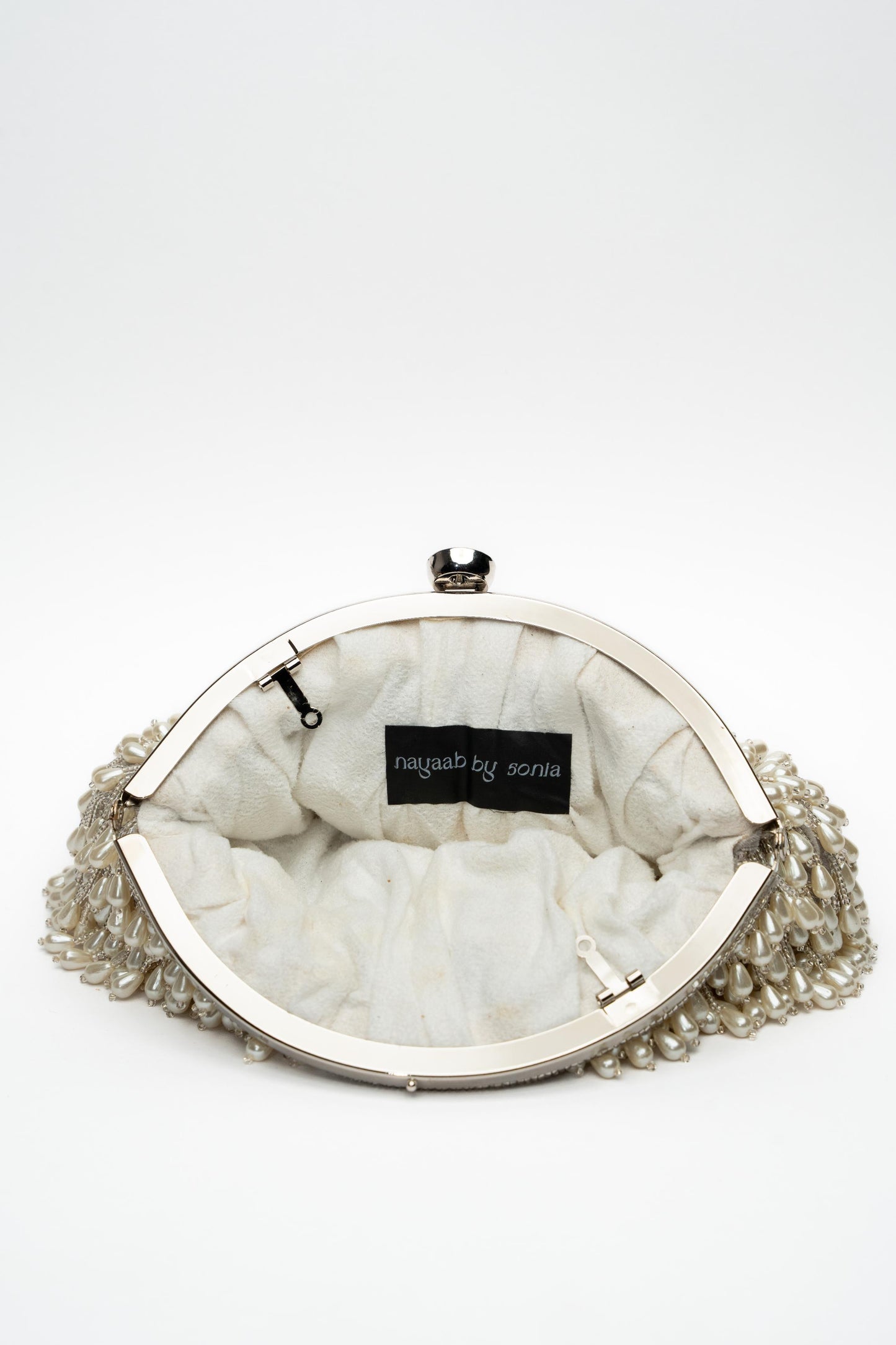 PEARL TREASURE CLUTCH SILVER