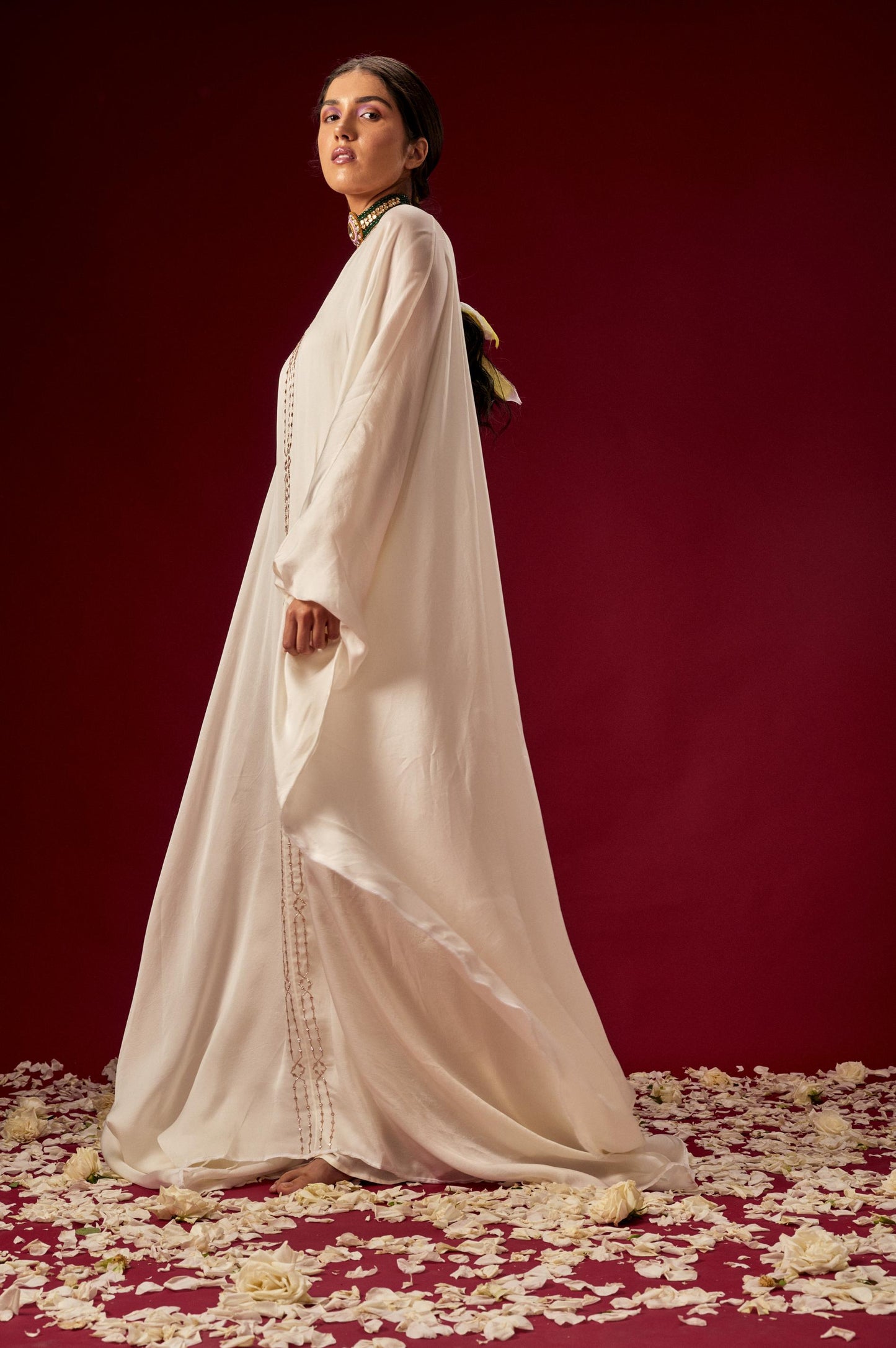 WHITE KAFTAN