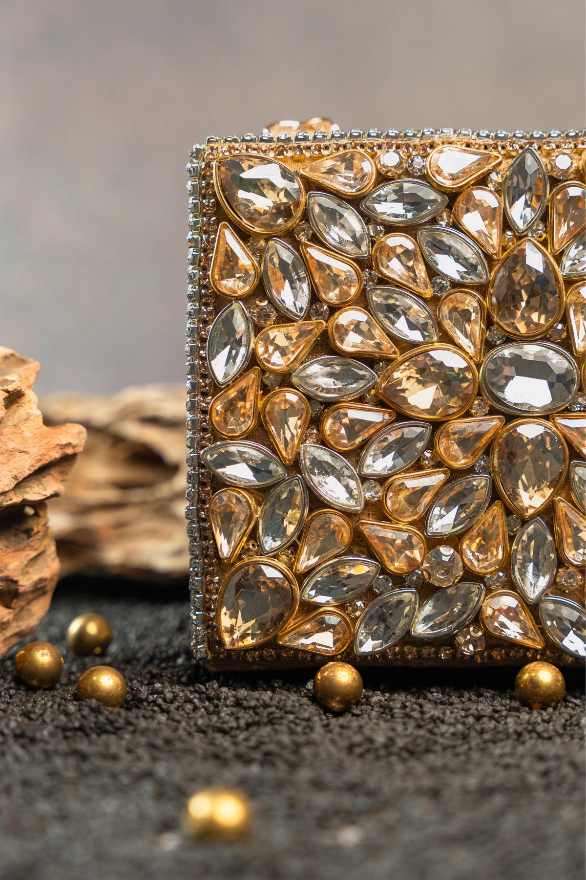 DIAMOND CASKET SILVER GOLD