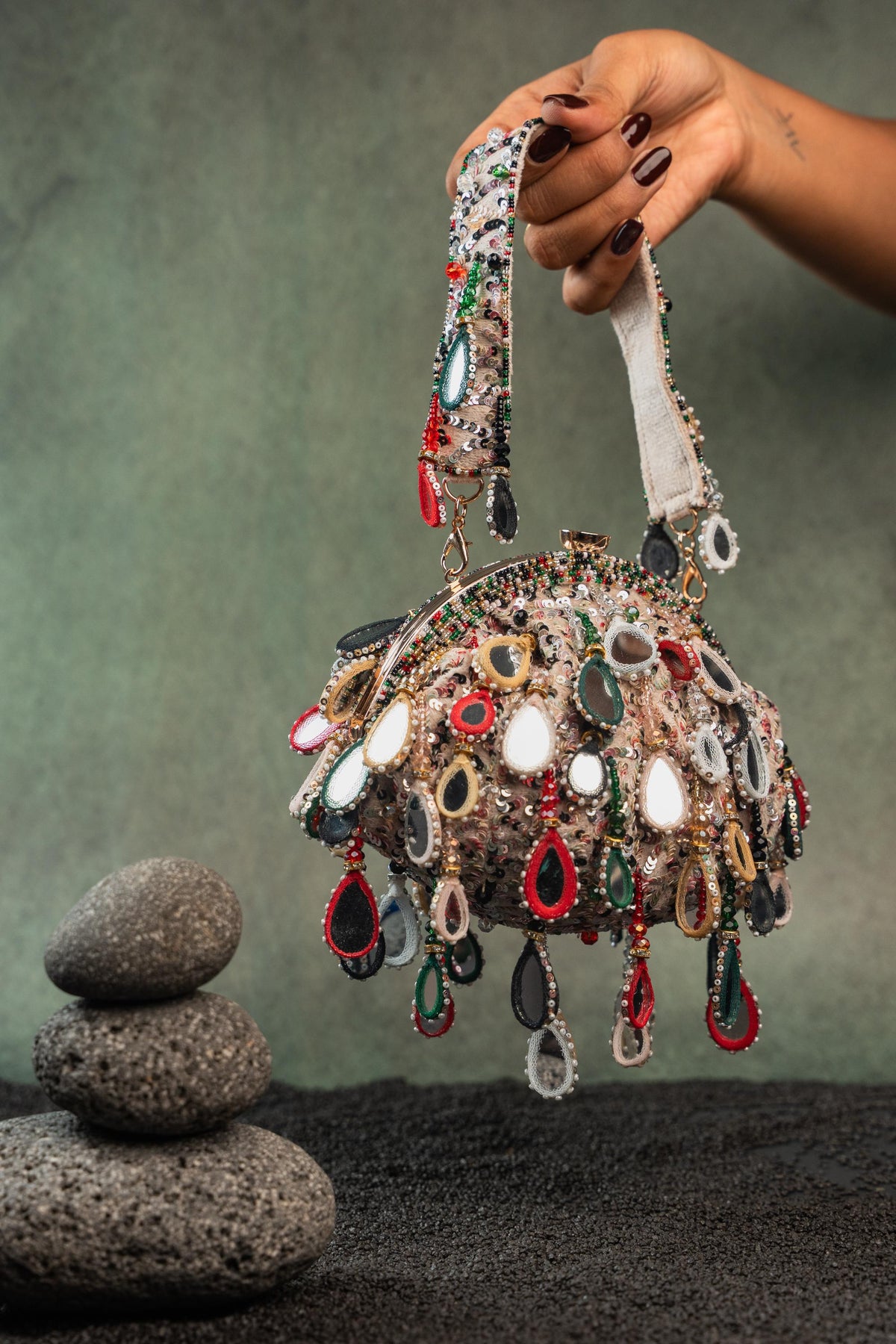 AAINA CLUTCH RANGEELA