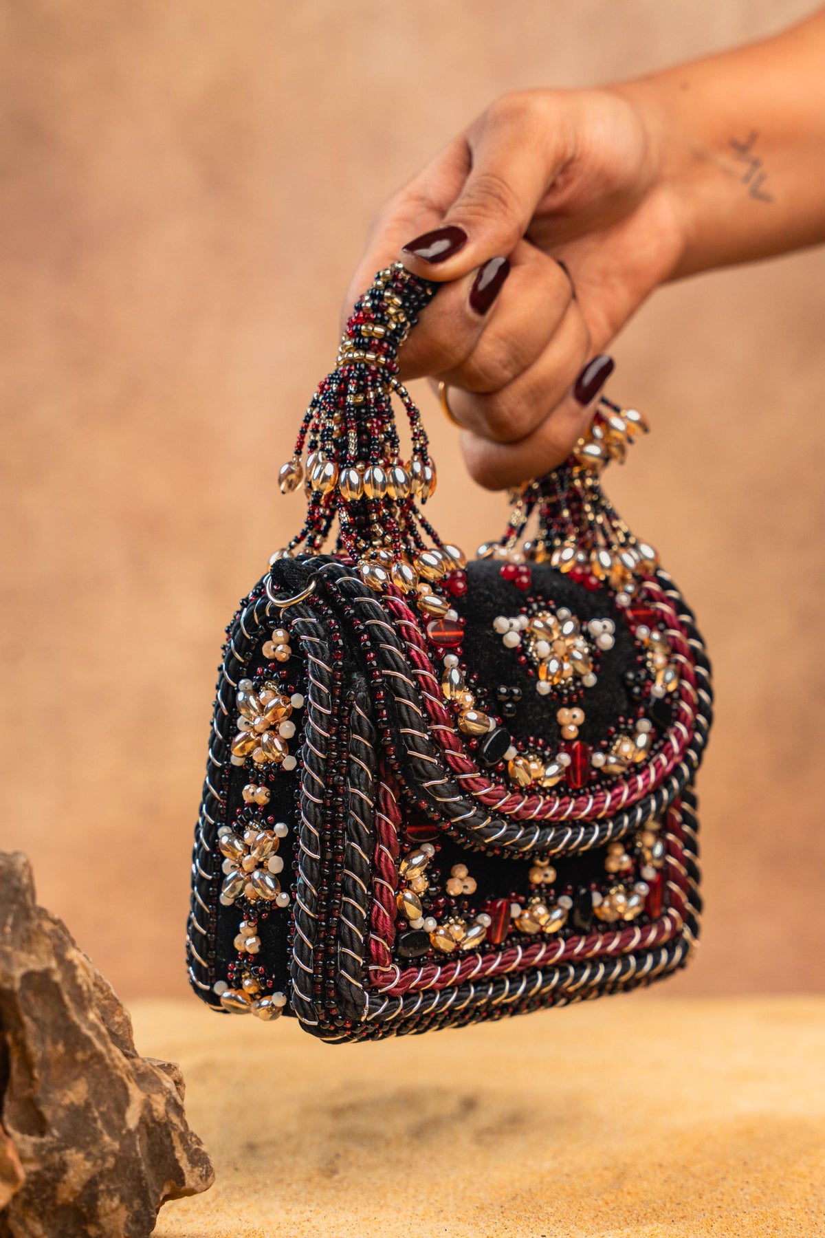 EMPRESS CHARM NOIR