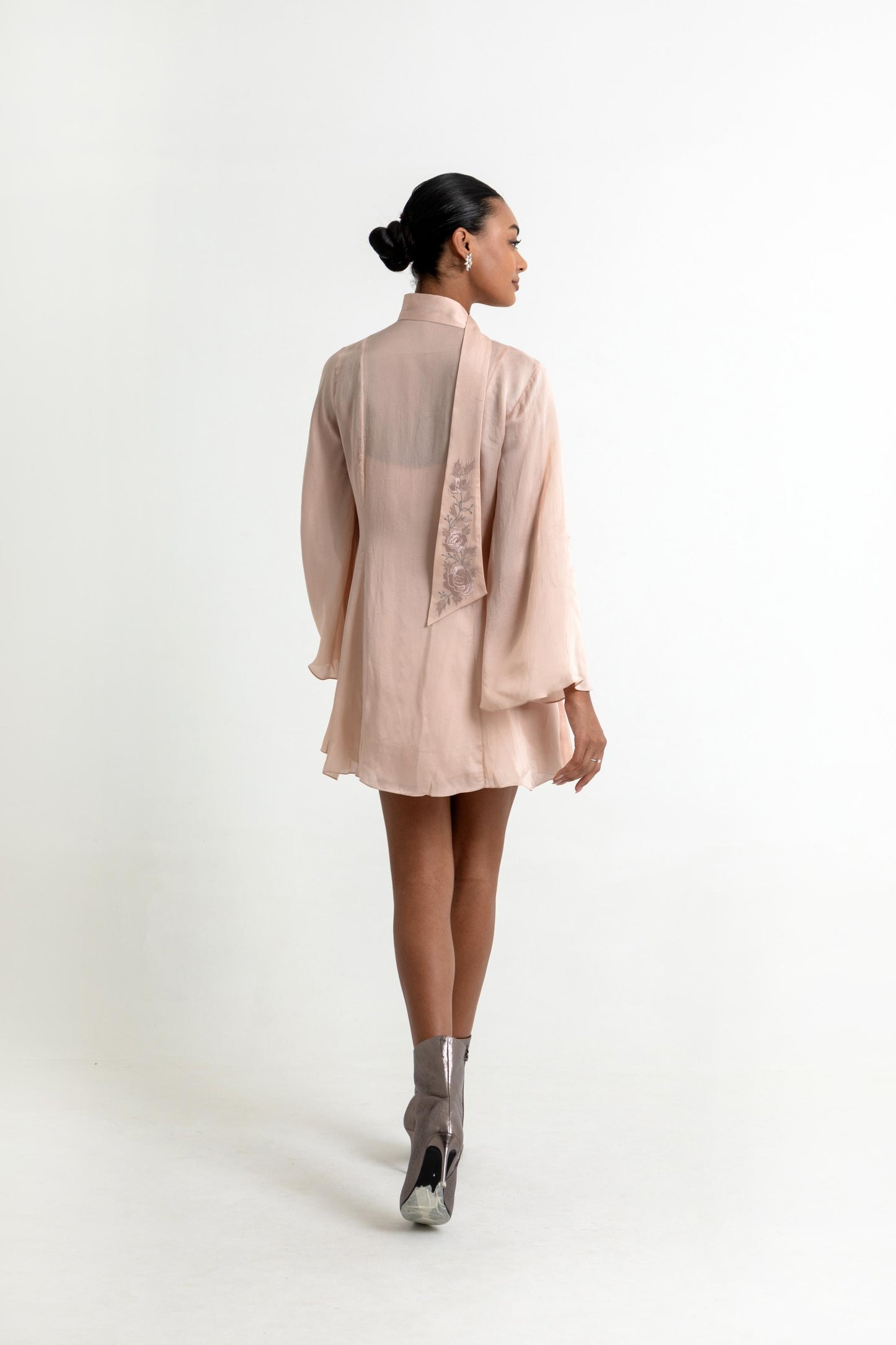 AUBRIELLE DRESS IN PEACH DUST