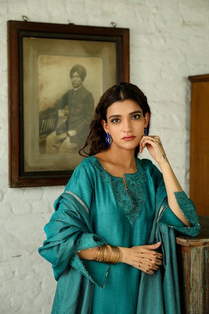 NUSRAT KURTA SET