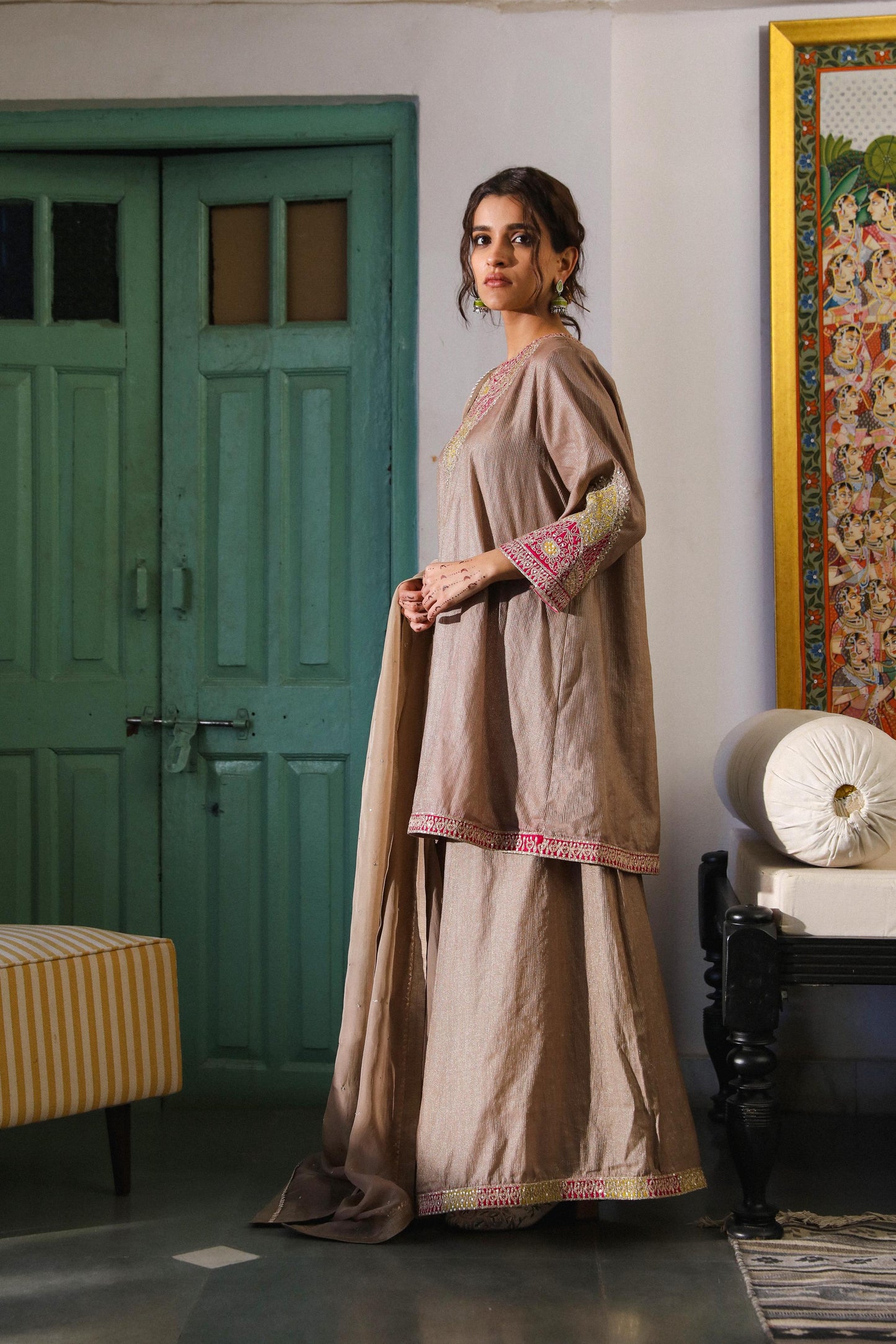 AHILIYAA KURTA SET