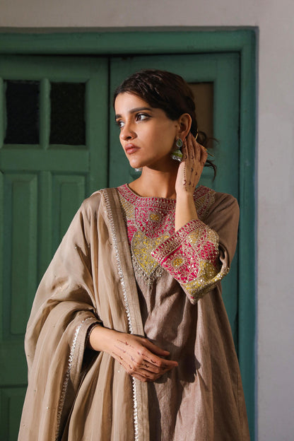 AHILIYAA KURTA SET