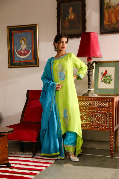 AARYA KURTA SET