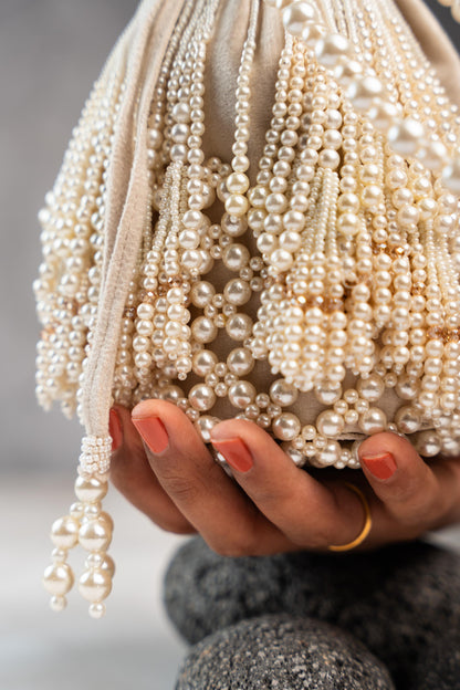 RAINDROPS PEARL TASSEL