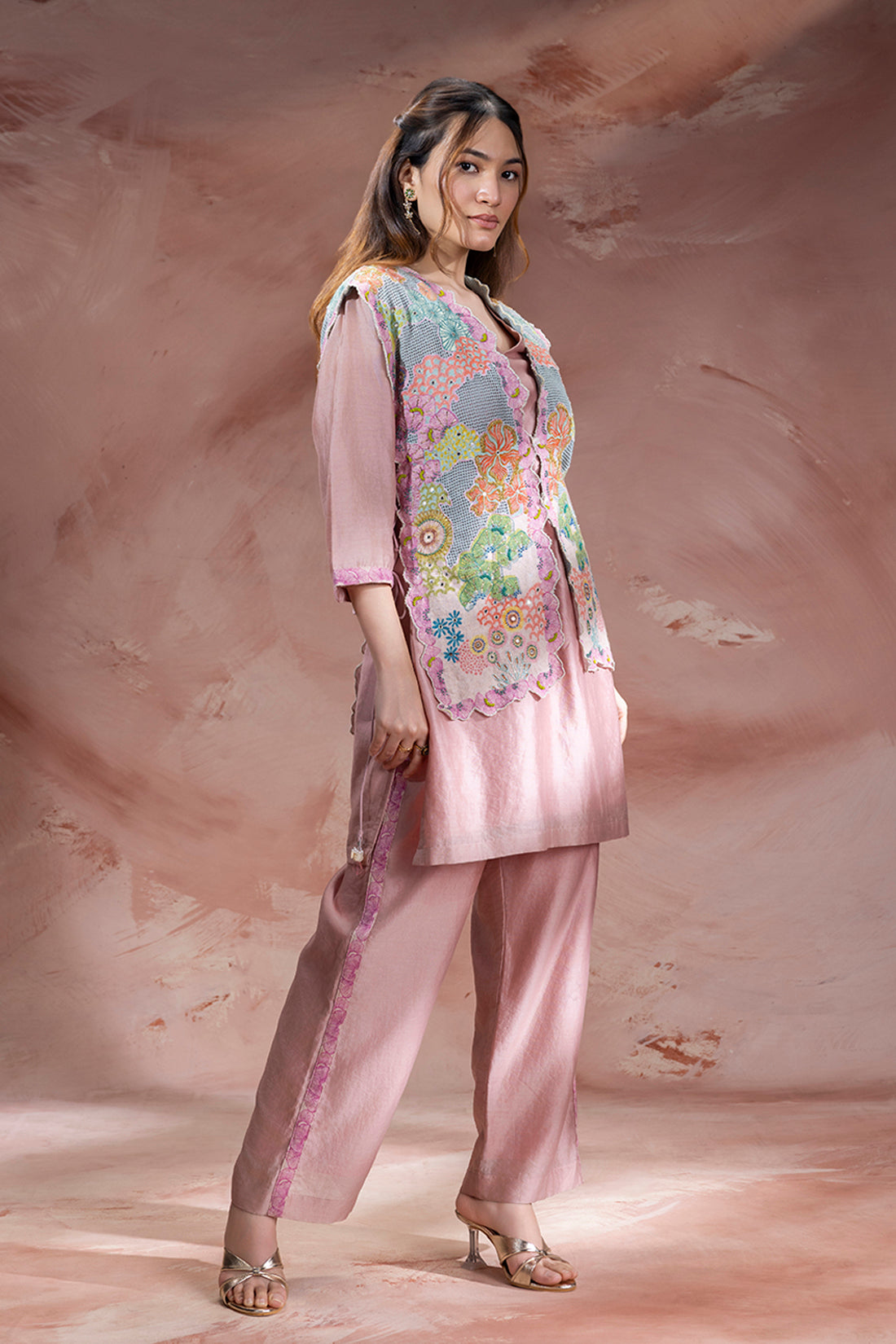KAIA EMBROIDERED KURTA SET WITH JACKET