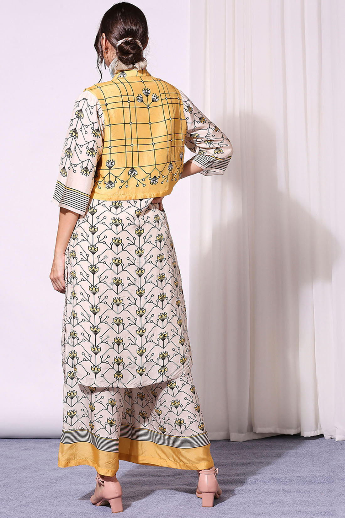 SUMMER FLORAL PRINTED KURTA SET WITH JACKET