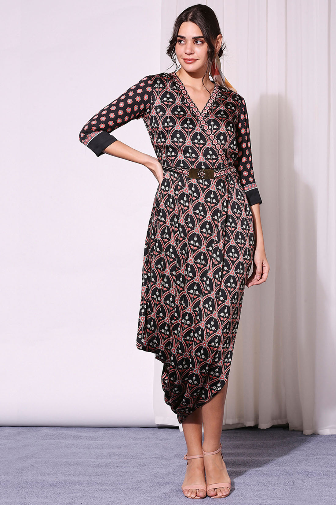 ETHNIC FOLKLORE PRINTED DRAPE DRESS