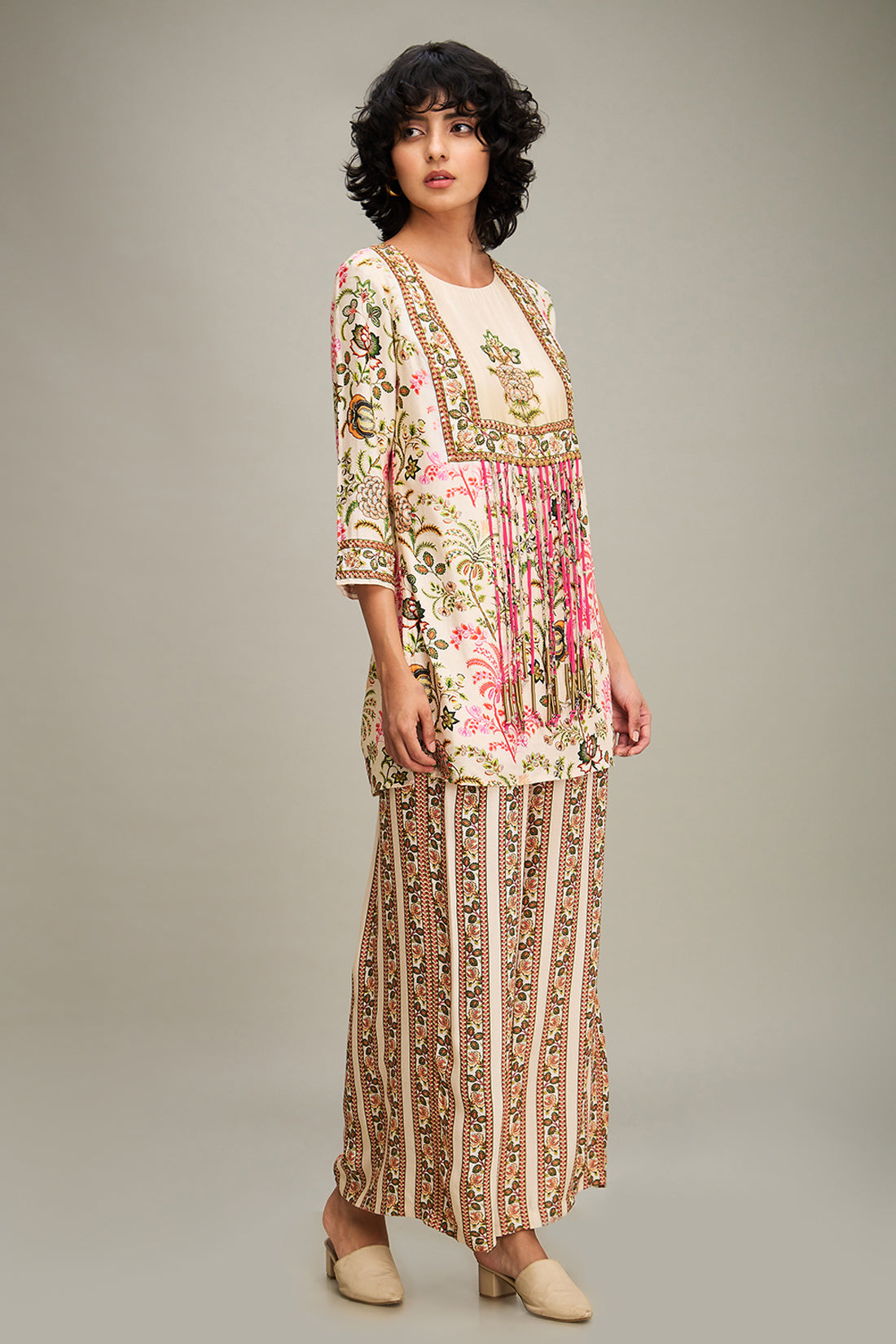 MEHR EMBELLISHED KURTA SET