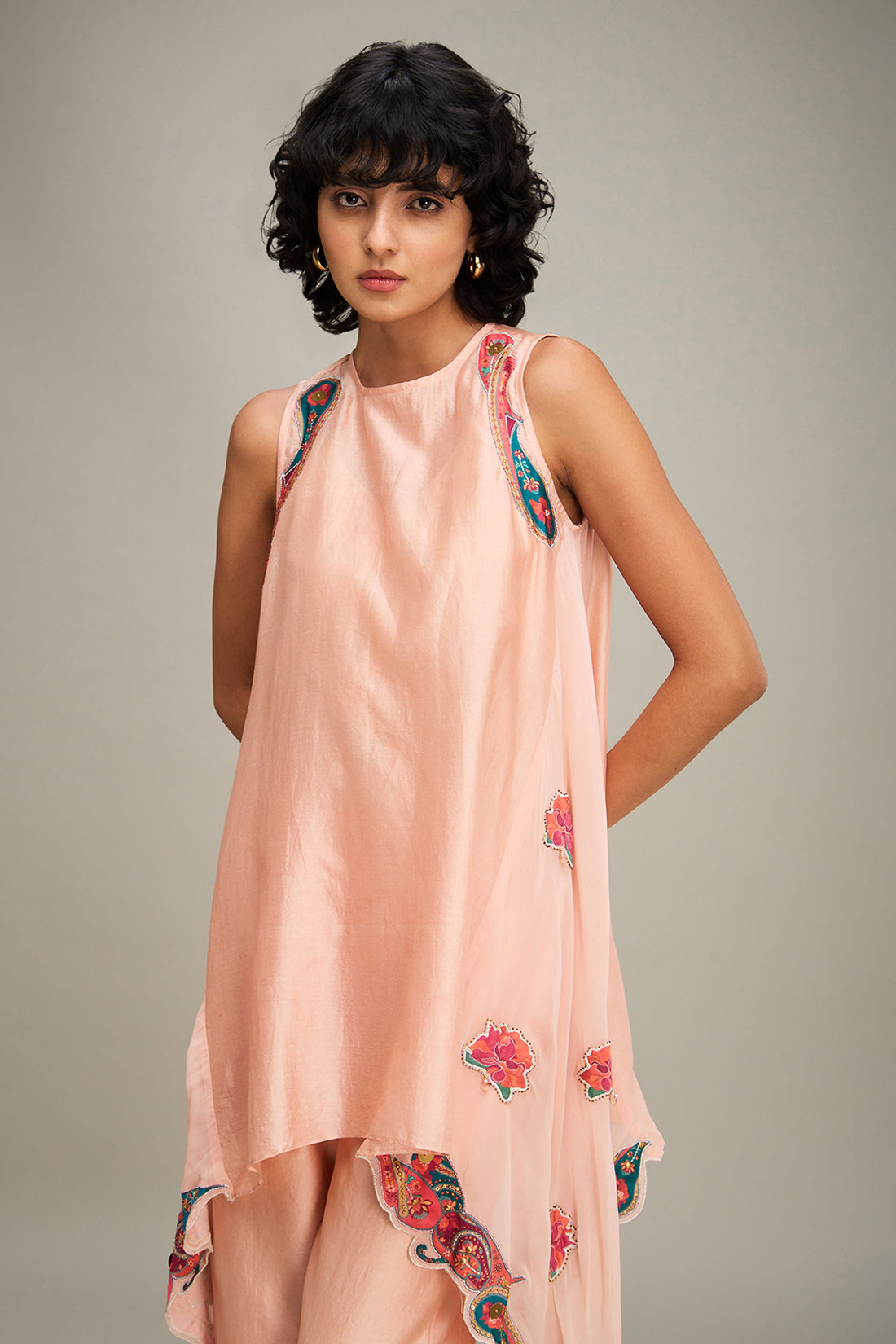 QALA APPLIQUE ASYMMETRIC KURTA SET