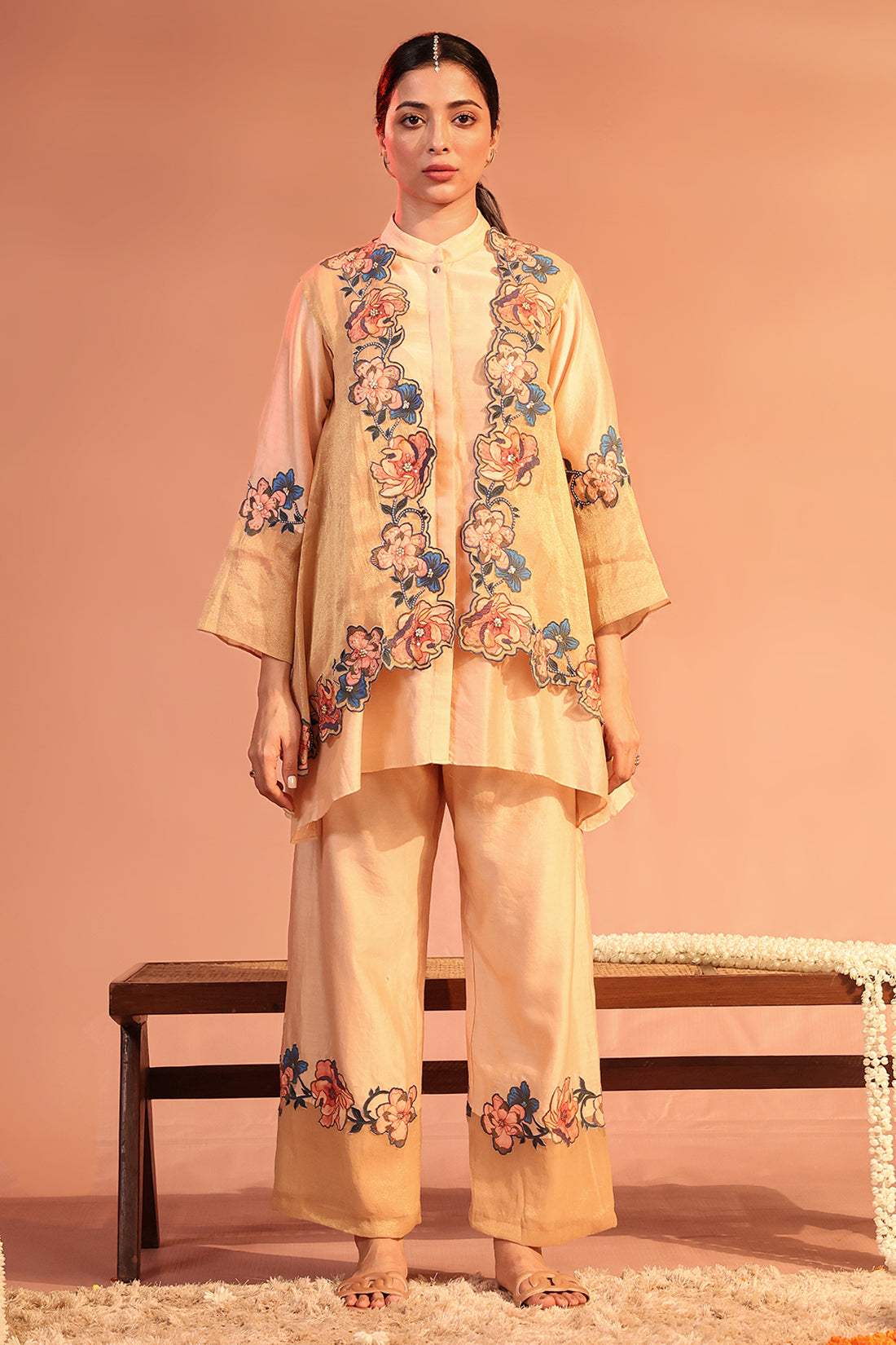 SADIRA EMBROIDERED KURTA SET WITH JACKET