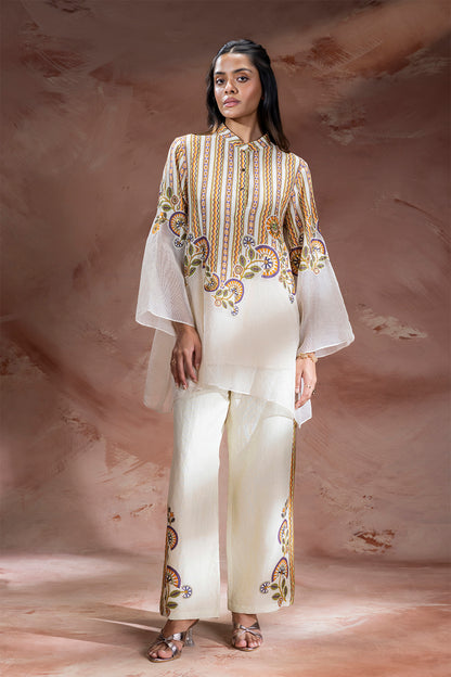NOOMA EMBELLISHED KURTA AND PANTS