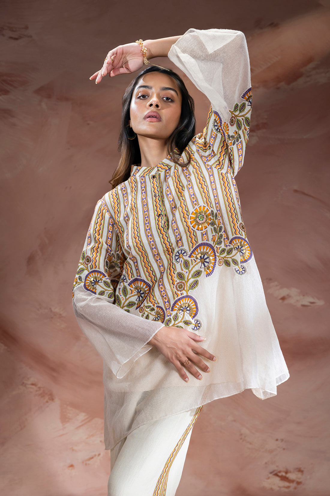 NOOMA EMBELLISHED KURTA AND PANTS