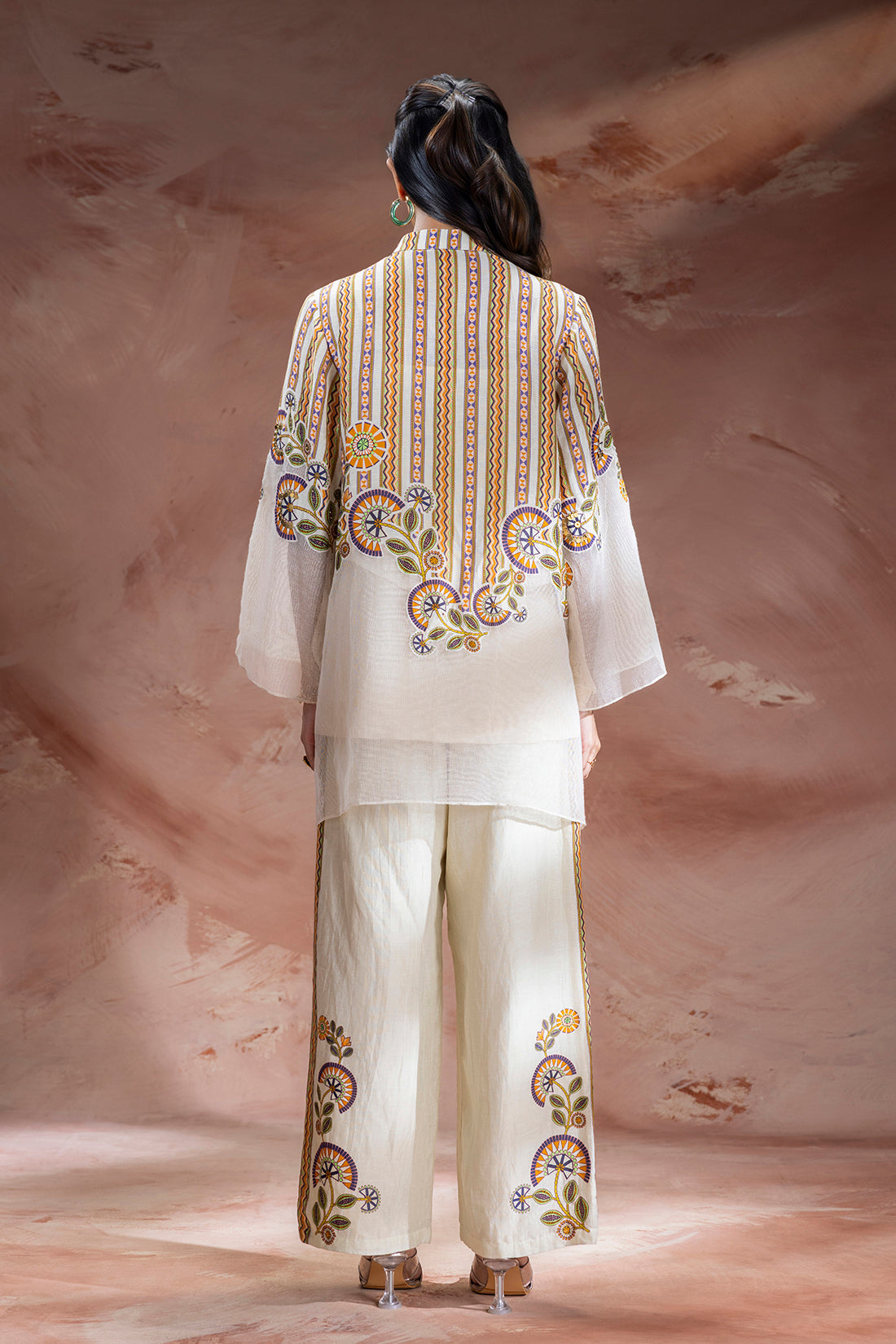 NOOMA EMBELLISHED KURTA AND PANTS
