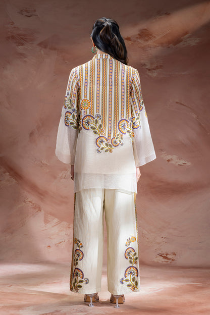 NOOMA EMBELLISHED KURTA AND PANTS