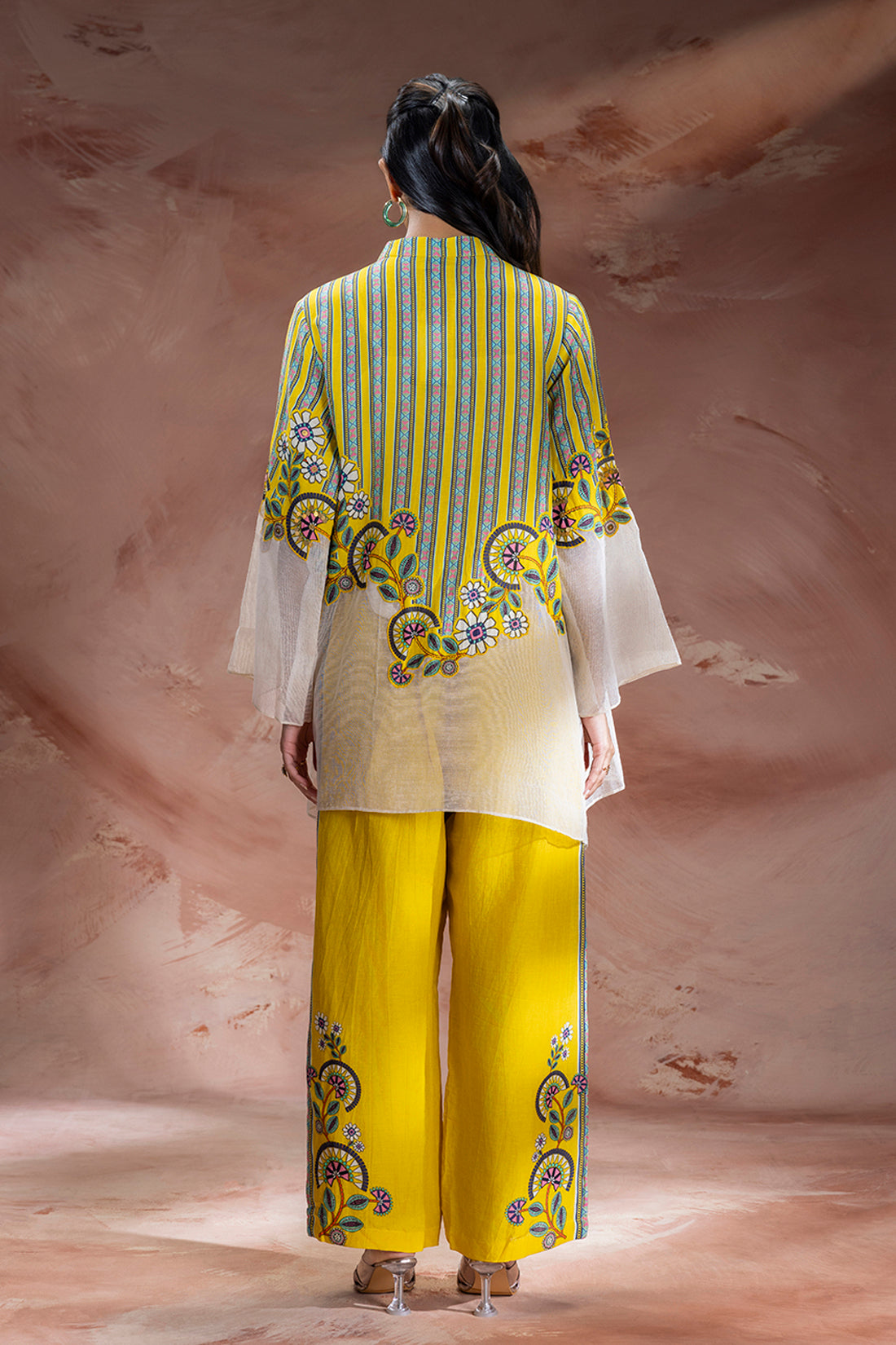 NOOMA EMBELLISHED KURTA AND PANTS