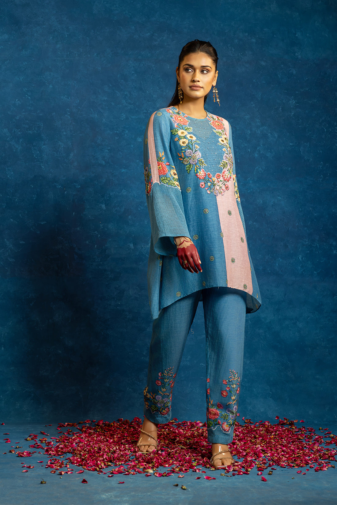 BAGHIRA APPIQUED KURTA SET