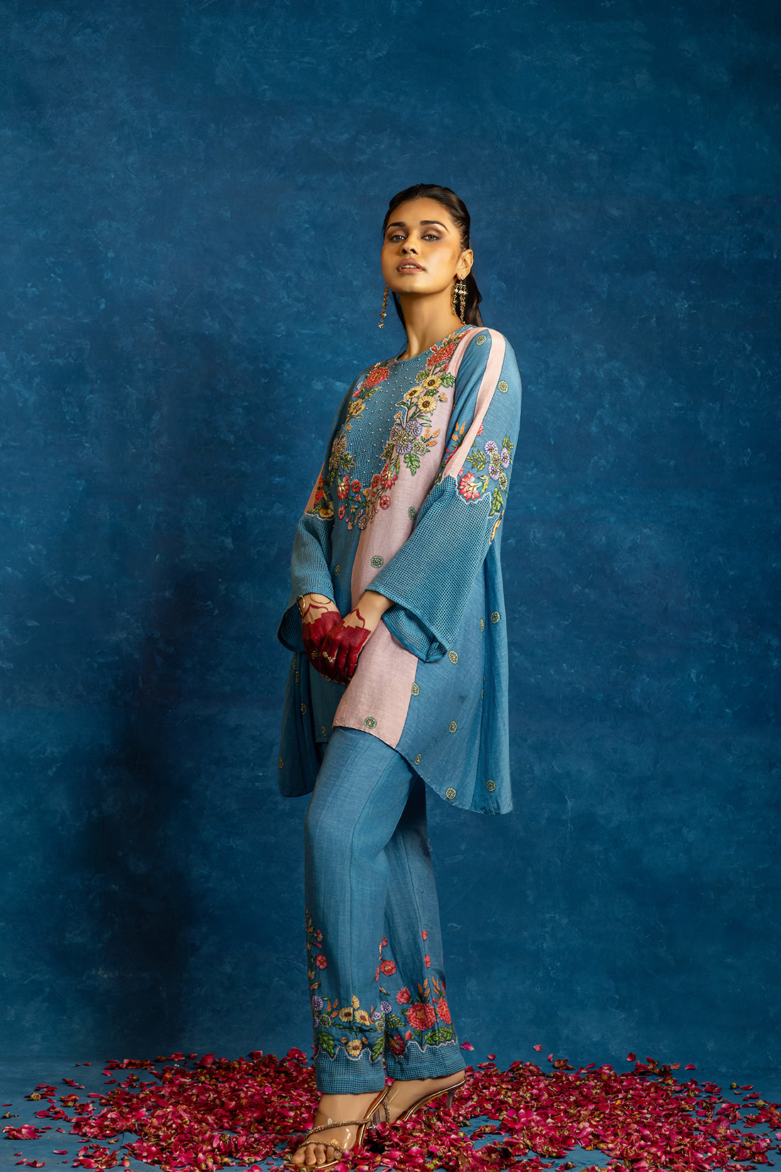 BAGHIRA APPIQUED KURTA SET
