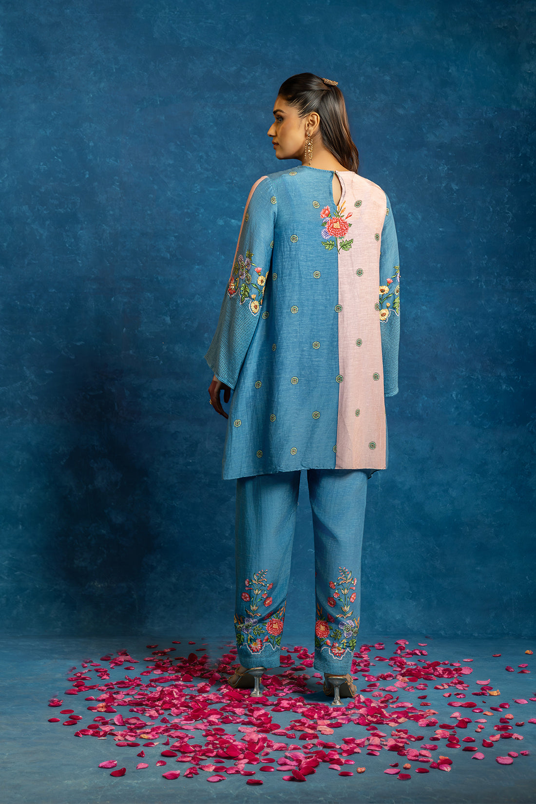 BAGHIRA APPIQUED KURTA SET