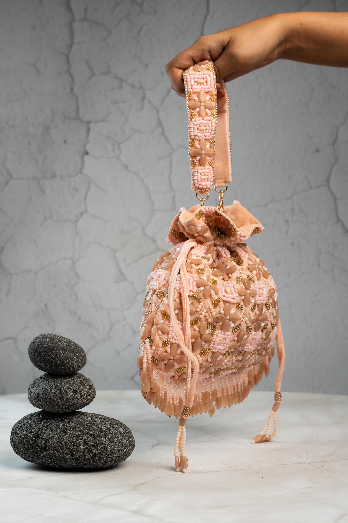 SERENITY SATCHEL CRISS CROSS BLUSH