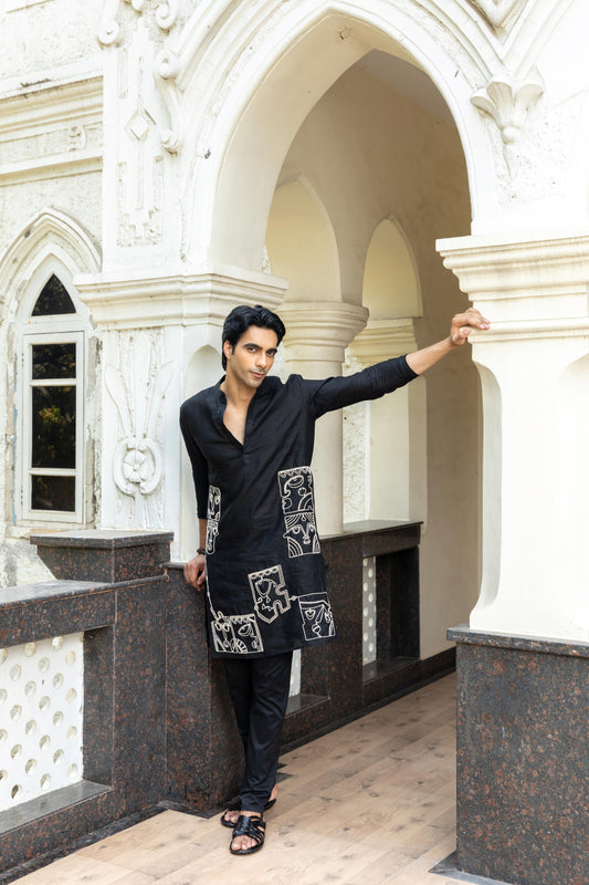 THE NOIR LINEN KURTA