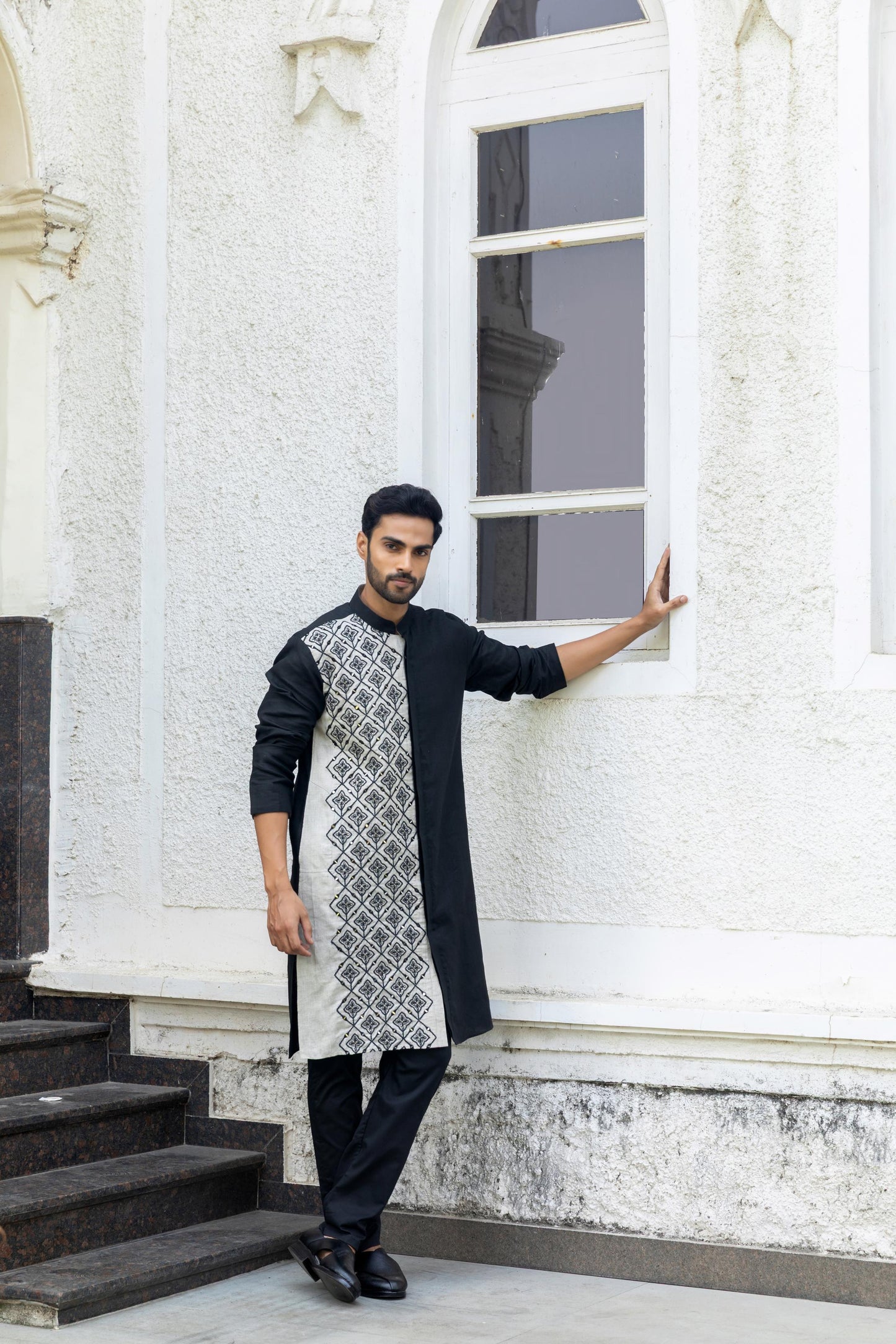 EBONY & IVORY LINEN KURTA