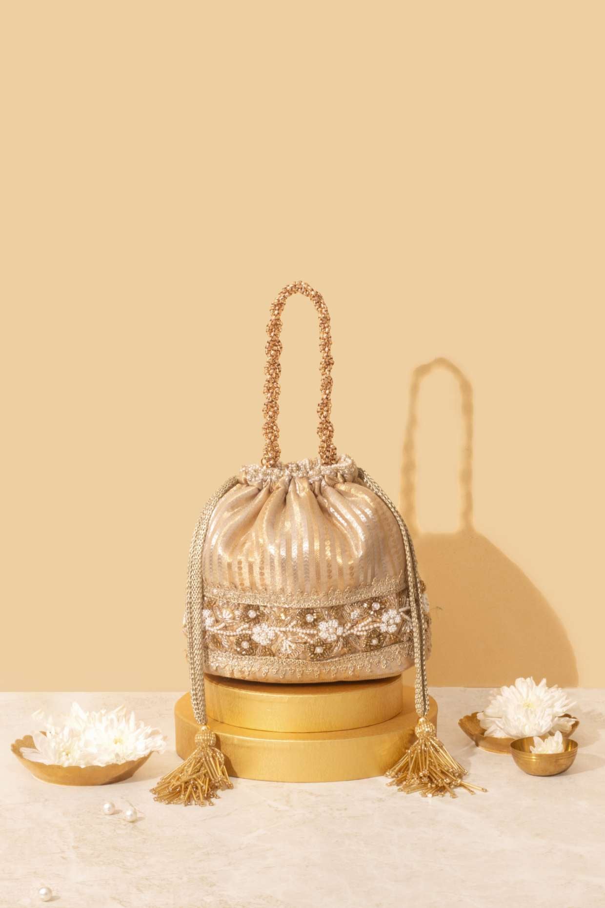 TAJ BUCKET BAG - GOLD