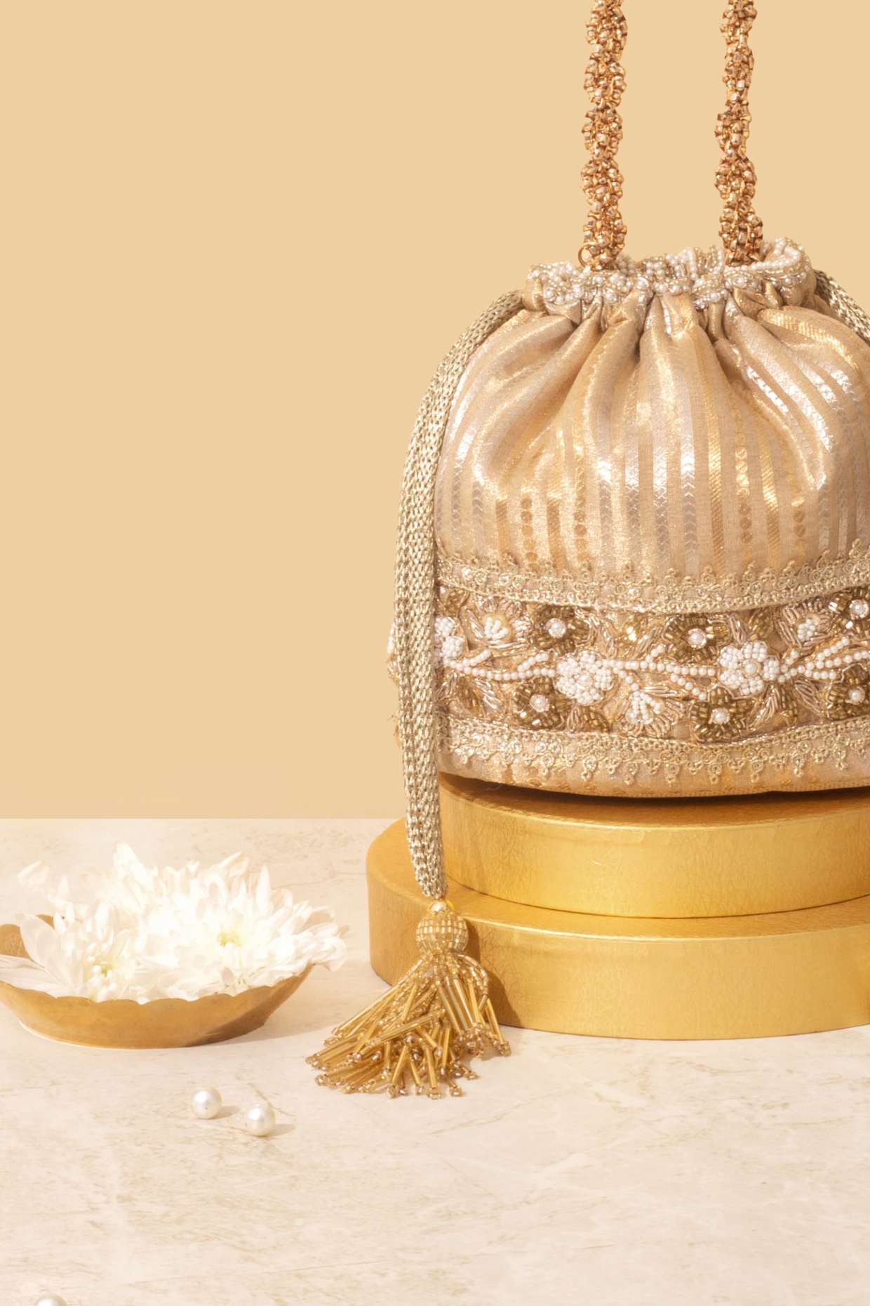 TAJ BUCKET BAG - GOLD